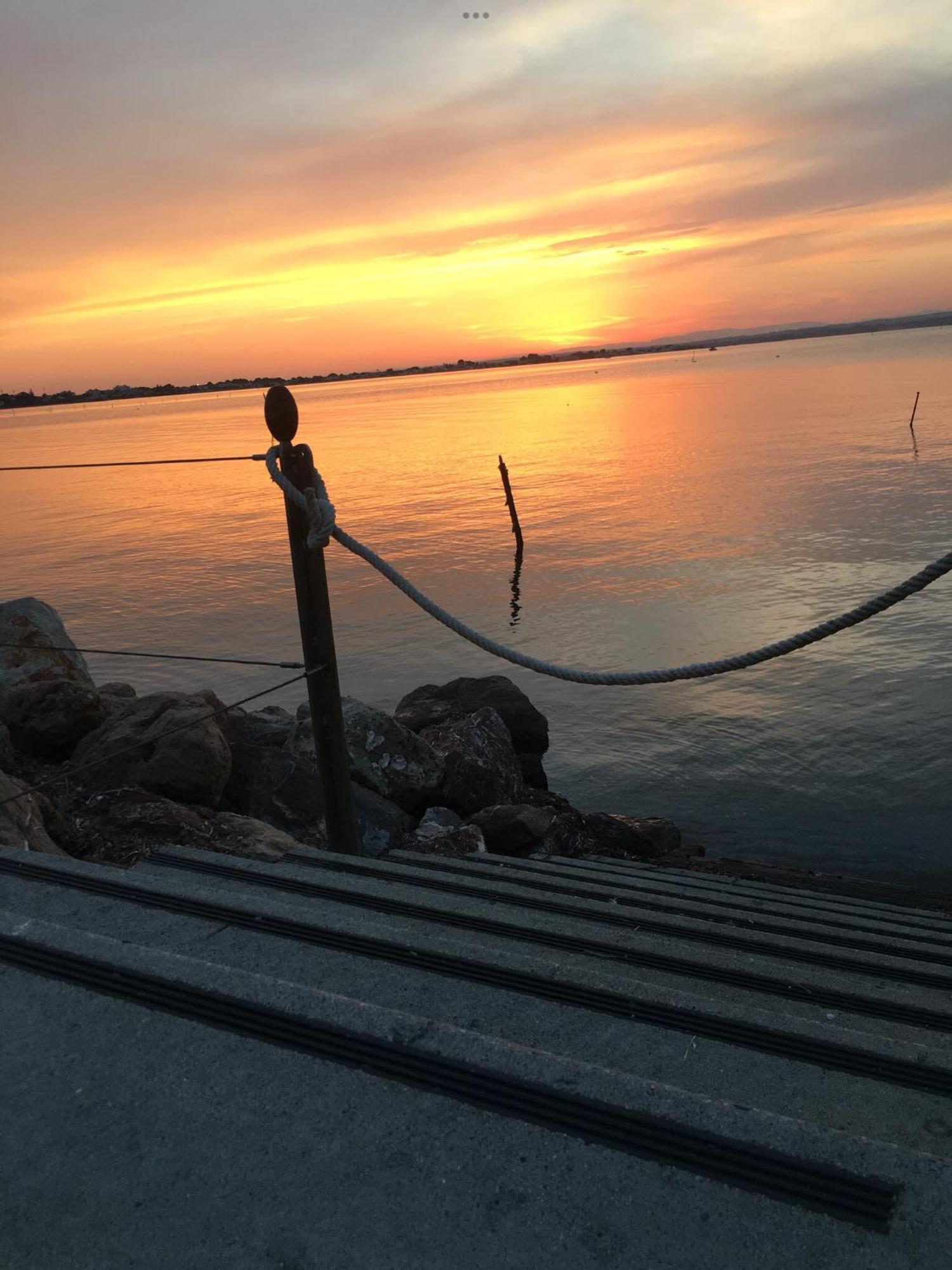 Les Pieds Dans L'Eau Bed & Breakfast Sete Ngoại thất bức ảnh